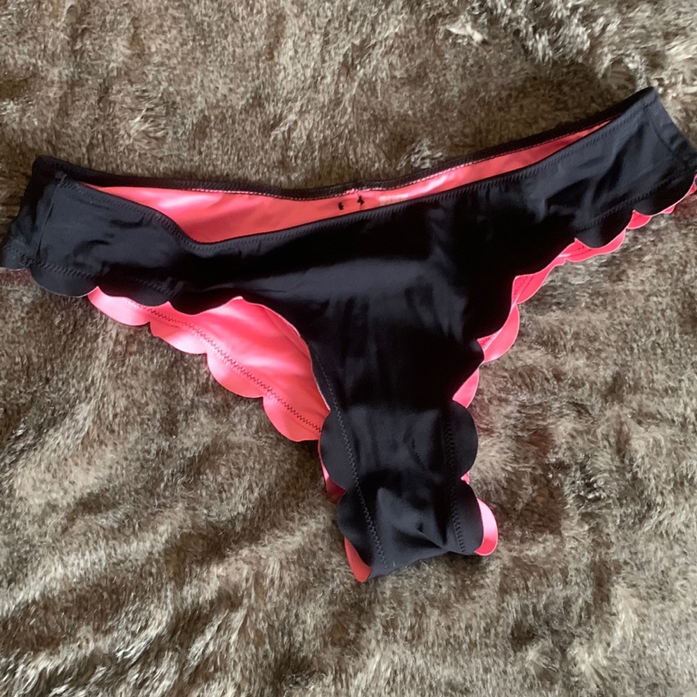 VS cheeky scalloped edge bikini bottoms